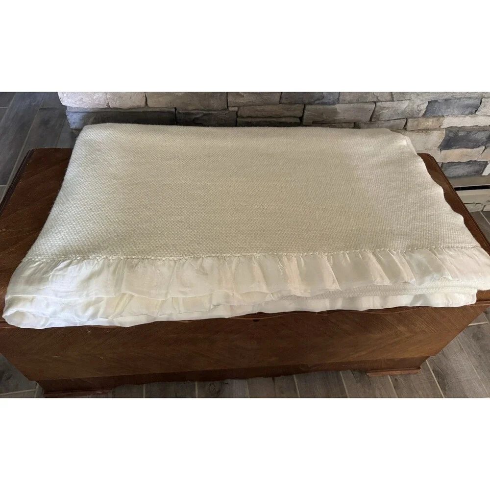 Ralph Lauren White Waffle Weave Thermal Blanket Satin Trim 90x90 Made in USA